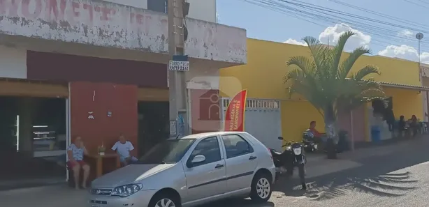 Loja / Salão / Ponto Comercial à venda, 237m² no Laranjeiras, Uberlândia