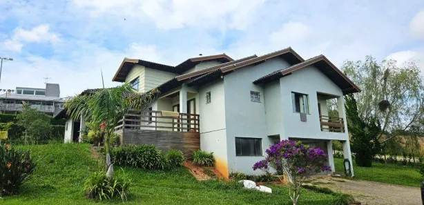 Fazenda / Sítio / Chácara com 4 Quartos à venda, 252m² no Rondinha, Campo Largo