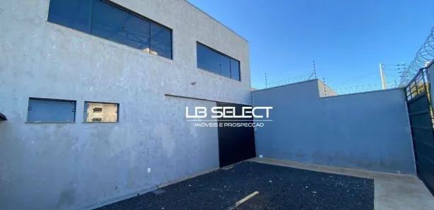 Galpão / Depósito / Armazém à venda, 170m² no Segismundo Pereira, Uberlândia