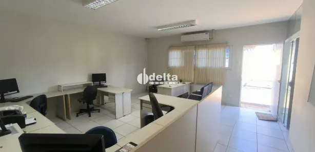 Loja / Salão / Ponto Comercial à venda, 136m² no Cidade Jardim, Uberlândia