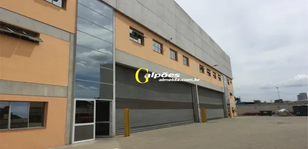 Galpão / Depósito / Armazém para alugar, 2400m² no Vila Sul Americana, Carapicuíba