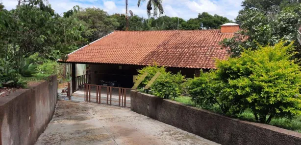 Fazenda / Sítio / Chácara com 3 Quartos à venda, 330m² no , Louveira