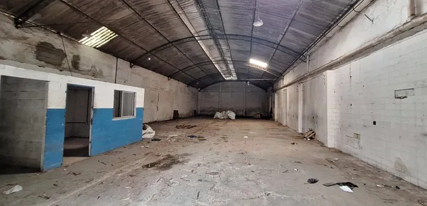 Galpão / Depósito / Armazém para alugar, 300m² no Porto da Pedra, São Gonçalo