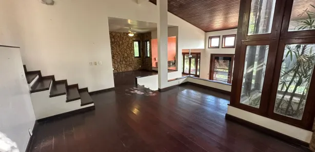 Casa de Condomínio com 5 Quartos para venda ou aluguel, 500m² no Sapê, Niterói