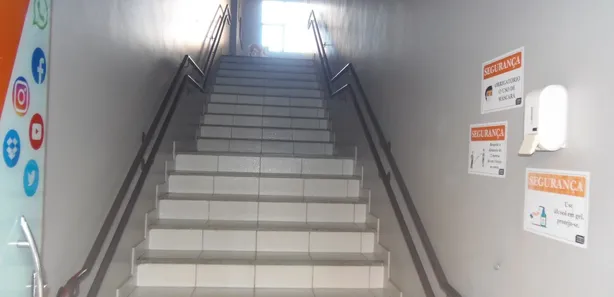 Conjunto Comercial / Sala para alugar, 275m² no Centro, Viçosa