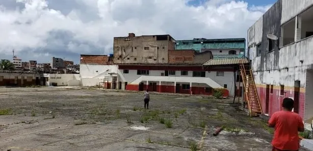 Garagem à venda, 6000m² no Pernambués, Salvador