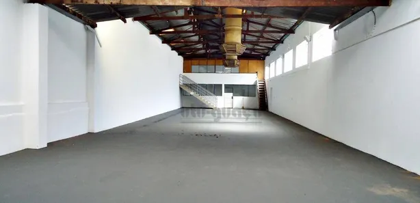 Prédio Inteiro para alugar, 2000m² no Centro, Salto