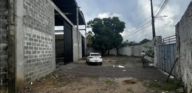 Galpão / Depósito / Armazém para alugar, 1800m² no Jordão, Recife