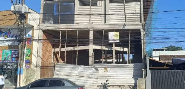 Loja / Salão / Ponto Comercial à venda, 110m² no Costazul, Rio das Ostras
