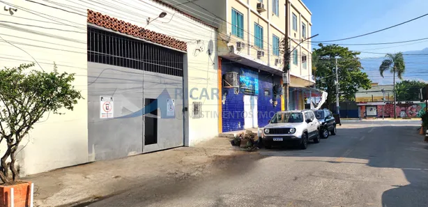 Galpão / Depósito / Armazém para venda ou aluguel, 250m² no Vila Emil, Mesquita