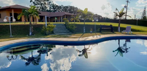 Fazenda / Sítio / Chácara com 5 Quartos à venda, 700m² no , Mairinque