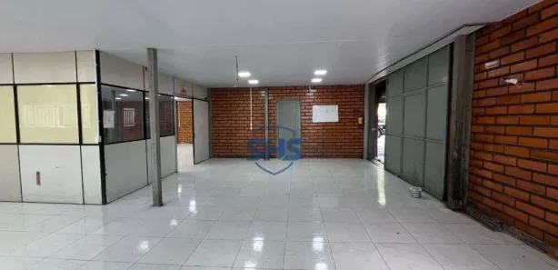 Galpão / Depósito / Armazém para alugar, 329m² no Do Salto, Blumenau