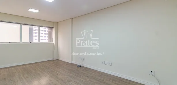 Conjunto Comercial / Sala à venda, 27m² no Centro, Curitiba