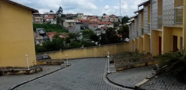 Casa de Condomínio com 2 Quartos à venda, 80m² no Reneville, Mairinque