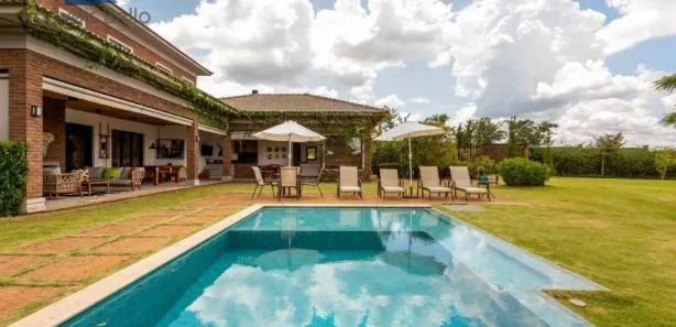 Casa de Condomínio com 4 Quartos para venda ou aluguel, 700m² no Capela do Barreiro, Itatiba