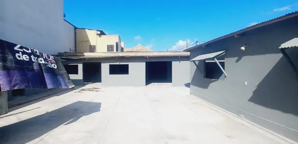 Galpão / Depósito / Armazém para alugar, 260m² no Atlântica, Rio das Ostras