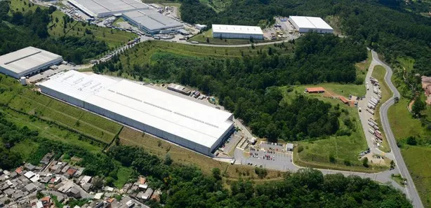 Galpão / Depósito / Armazém para alugar, 45500m² no Pataxós, Embu das Artes