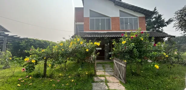 Casa de Condomínio com 5 Quartos para venda ou aluguel, 130m² no Tinguá, Nova Iguaçu