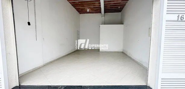 Loja / Salão / Ponto Comercial à venda, 28m² no Centro, Nilópolis