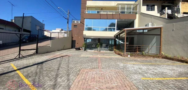Loja / Salão / Ponto Comercial para alugar, 270m² no Jardim Messina, Jundiaí