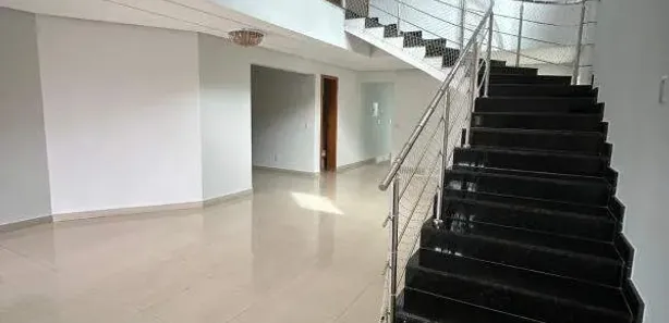 Sobrado com 4 Quartos à venda, 285m² no Jardins Madri, Goiânia