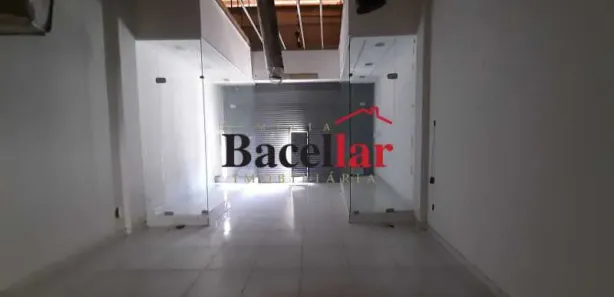 Loja / Salão / Ponto Comercial à venda, 122m² no Centro, Nilópolis