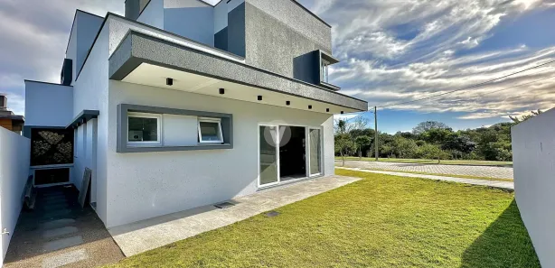 Casa de Condomínio com 3 Quartos à venda, 280m² no Tomazetti, Santa Maria