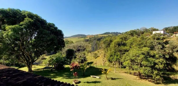 Fazenda / Sítio / Chácara com 10 Quartos à venda, 463m² no Centro, Piraí