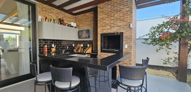 Casa de Condomínio com 4 Quartos para alugar, 310m² no Santa Regina, Camboriú