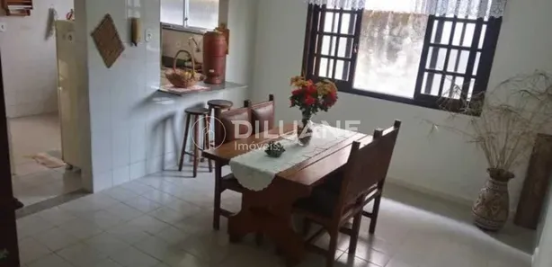 Apartamento com 5 Quartos para venda ou aluguel, 400m² no Itaipu, Niterói