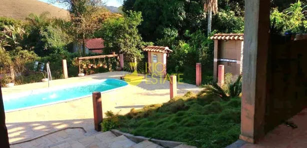 Fazenda / Sítio / Chácara com 3 Quartos à venda, 200m² no Goiabal, Barra Mansa