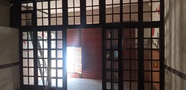 Loja / Salão / Ponto Comercial à venda, 180m² no Jardim Vinte e Cinco de Agosto, Duque de Caxias