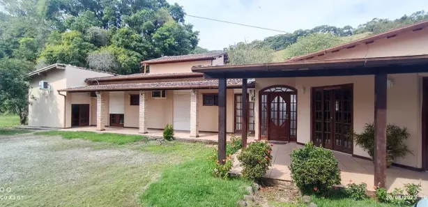 Fazenda / Sítio / Chácara com 7 Quartos à venda, 600m² no Centro, Cachoeiras de Macacu