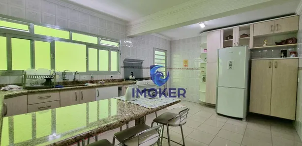 Sobrado com 3 Quartos à venda, 180m² no Jardim do Castelo, Ferraz de Vasconcelos