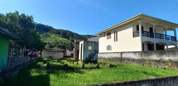 Terreno / Lote / Condomínio à venda, 390m² no Santa Teresa, São Pedro de Alcântara