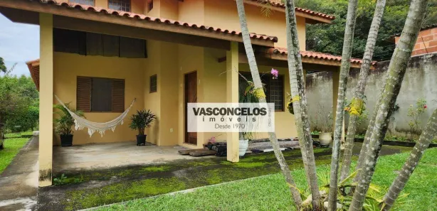 Fazenda / Sítio / Chácara com 3 Quartos à venda, 1600m² no Vila Velha, Caçapava