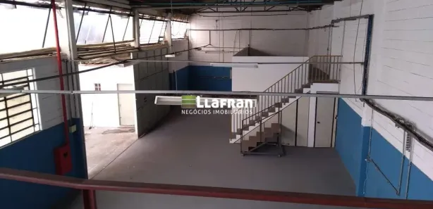 Galpão / Depósito / Armazém para alugar, 480m² no Parque Laguna, Taboão da Serra