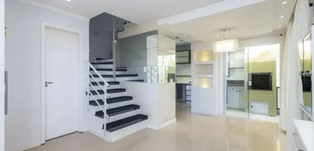 Sobrado com 3 Quartos para alugar, 104m² no Uberaba, Curitiba