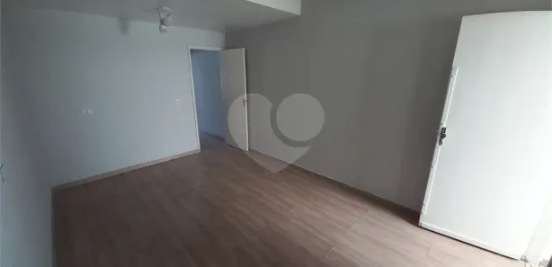 com 2 Quartos para alugar, 200m² no Jardim da Glória, Taboão da Serra