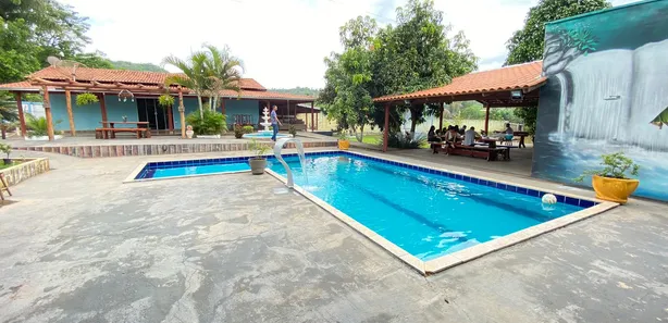 Fazenda / Sítio / Chácara com 4 Quartos à venda, 500m² no , Nerópolis