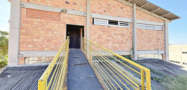 Galpão / Depósito / Armazém para alugar, 650m² no Velha Central, Blumenau