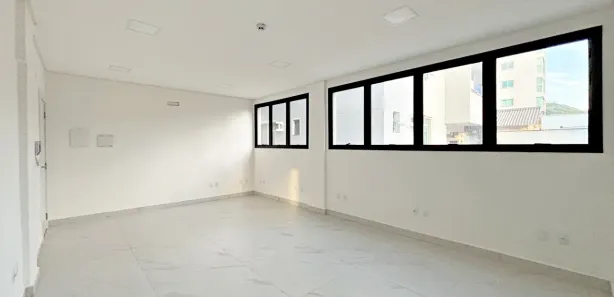 Conjunto Comercial / Sala para alugar, 38m² no Velha, Blumenau