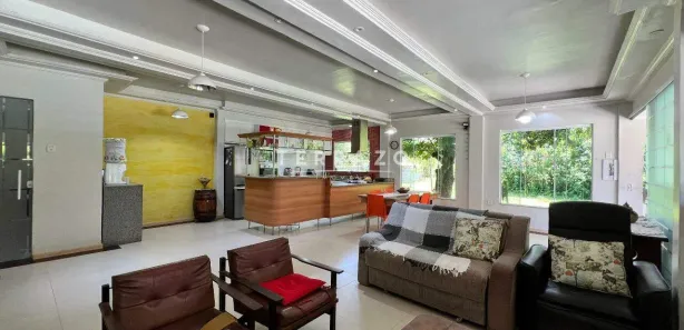 Fazenda / Sítio / Chácara com 6 Quartos à venda, 450m² no Vale das Pedrinhas, Guapimirim