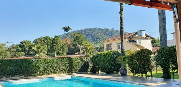 Fazenda / Sítio / Chácara com 4 Quartos à venda, 250m² no Parque A Equitativa, Duque de Caxias