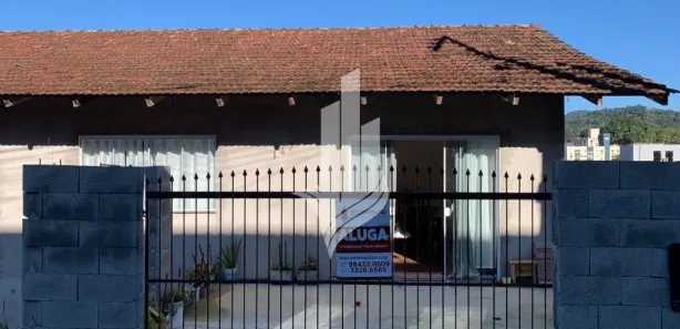 Casa com 3 Quartos para alugar, 90m² no Velha Central, Blumenau