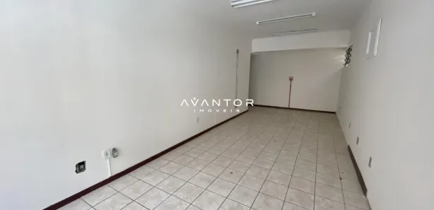 Loja / Salão / Ponto Comercial com 1 Quarto à venda, 61m² no Bonfim, Santa Maria