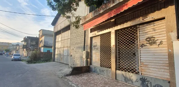 Loja / Salão / Ponto Comercial para alugar, 30m² no Andrade Araujo, Belford Roxo