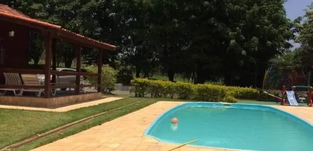 Fazenda / Sítio / Chácara com 3 Quartos para alugar, 78000m² no Campo Largo, Salto de Pirapora