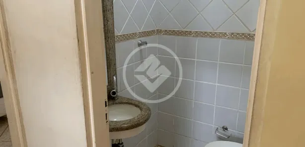 Casa com 3 Quartos para alugar, 2000m² no , Hidrolândia