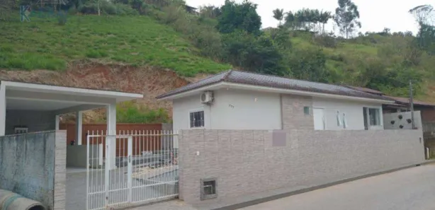 Casa com 2 Quartos para alugar, 120m² no , São Pedro de Alcântara